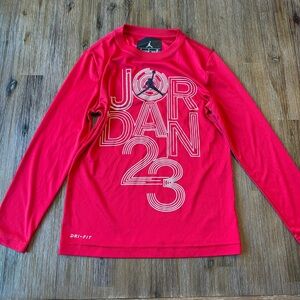 4/20$ Jordan Kids Bold Red Long Sleeve Tee size Small